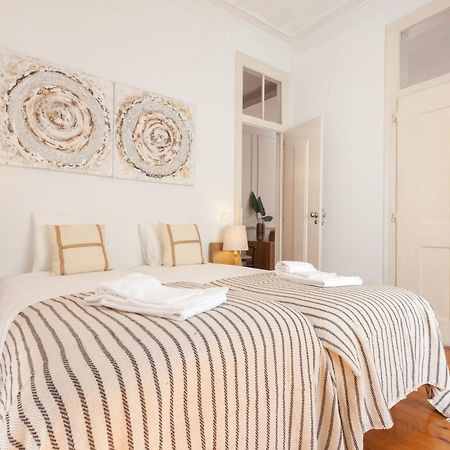 Tejo Vintage Three-Bedroom Apartment - By Lu Holidays Lisbon Exterior photo
